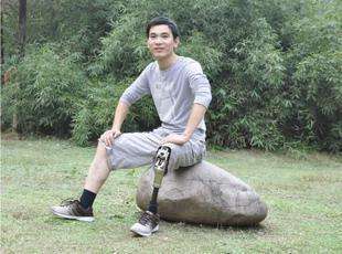 假肢廠家淺談購(gòu)買(mǎi)假肢常見(jiàn)的幾大誤區(qū)(圖2) 假肢